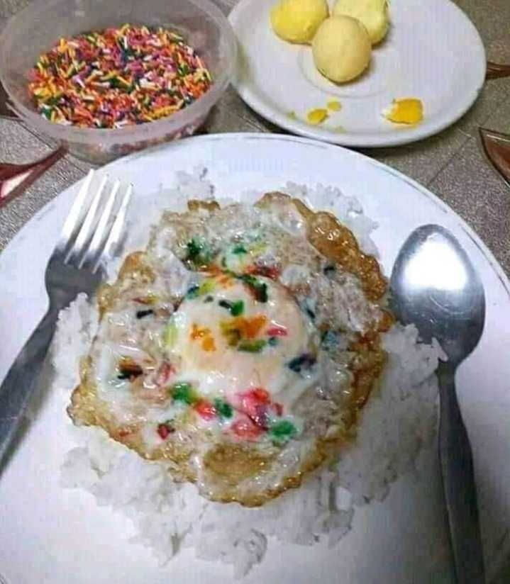 4 Telur Ceplok Anti Fenomenal, Gorengnya Canggih Bener